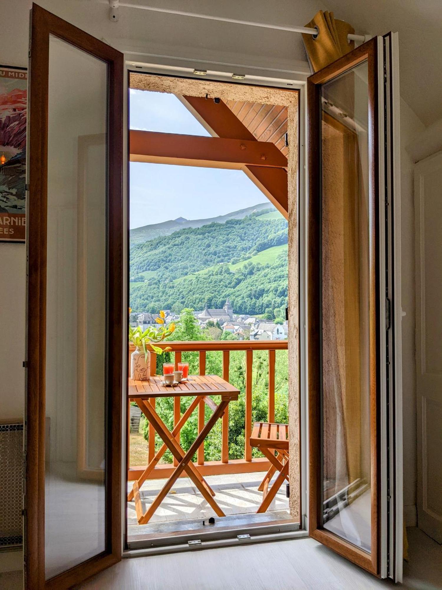 La Bigourdane Grand Gite Confortable & Spa Campan Exterior photo