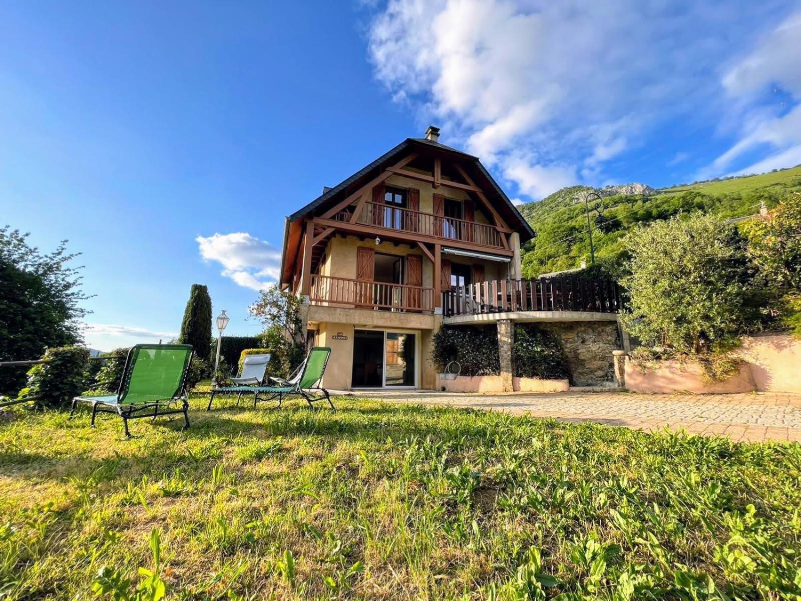 La Bigourdane Grand Gite Confortable & Spa Campan Exterior photo