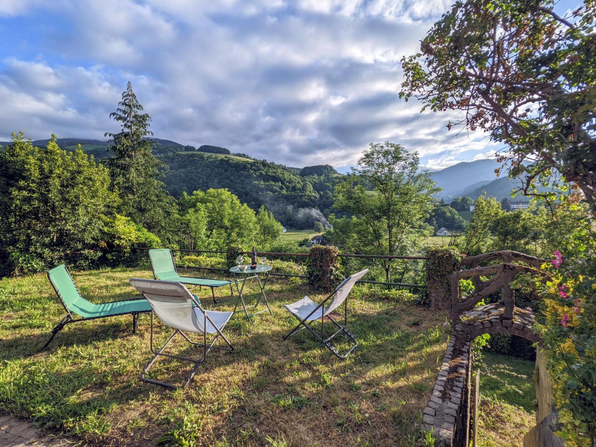 La Bigourdane Grand Gite Confortable & Spa Campan Exterior photo