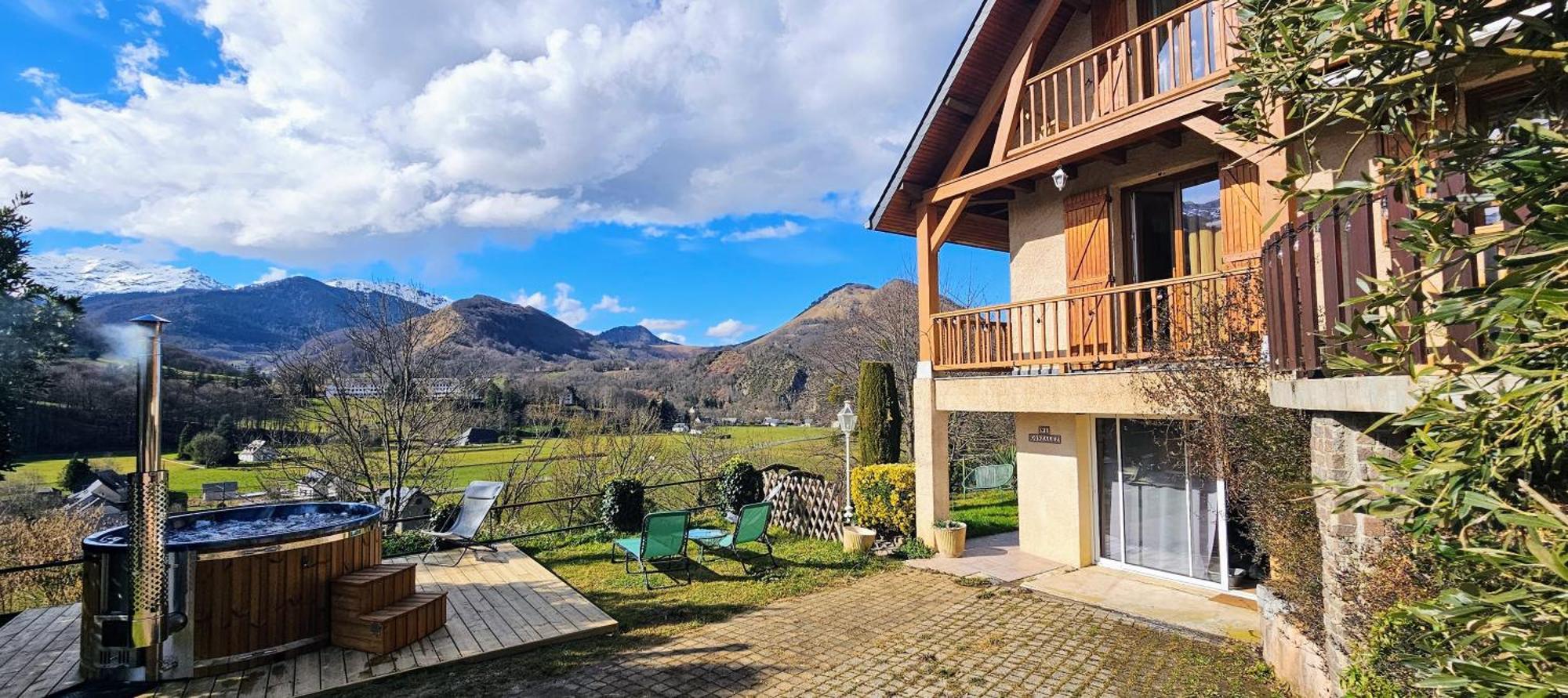 La Bigourdane Grand Gite Confortable & Spa Campan Exterior photo
